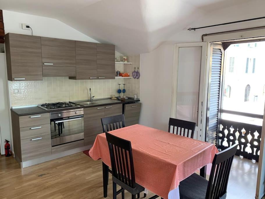 Casa Rino: Vacanze In Casetta...... 동고 외부 사진
